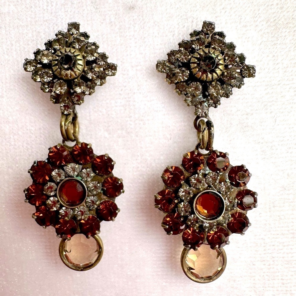 Vintage Sorrelli pierced earrings with clear & cinnamon brown crystal stones